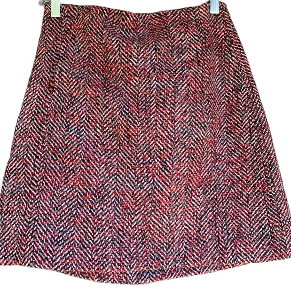 Red, black and white woven herringbone skirt with back zipper. LOFT. 2